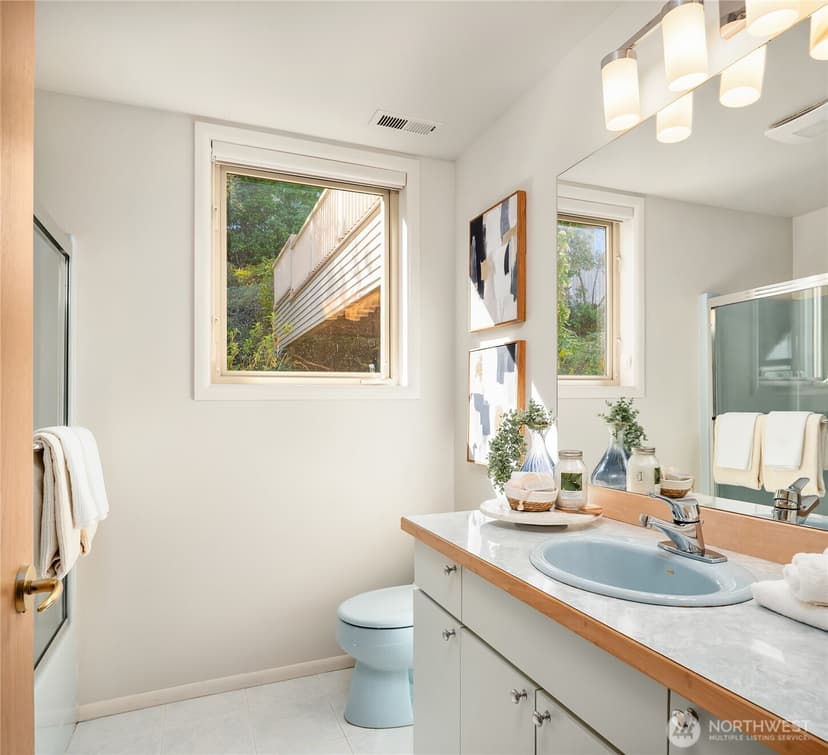 Property photo for 936 170th Place SE, Bellevue photo 27