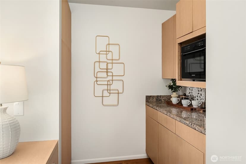 Property photo for 936 170th Place SE, Bellevue photo 18