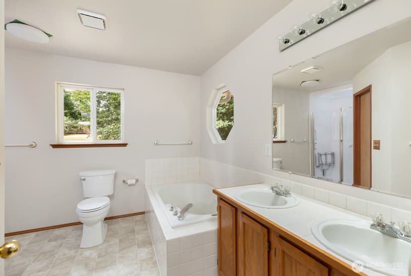 Property photo for 2343 Steamboat Loop E, Port Orchard photo 18