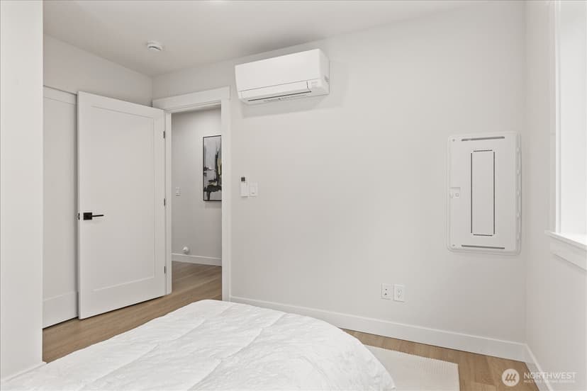 Property photo for 14308 B Roslyn Place N, Seattle photo 15