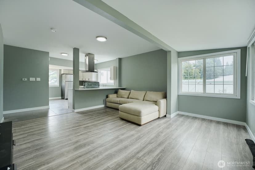 Property photo for 98178 5330 S Creston Street, Seattle photo 6