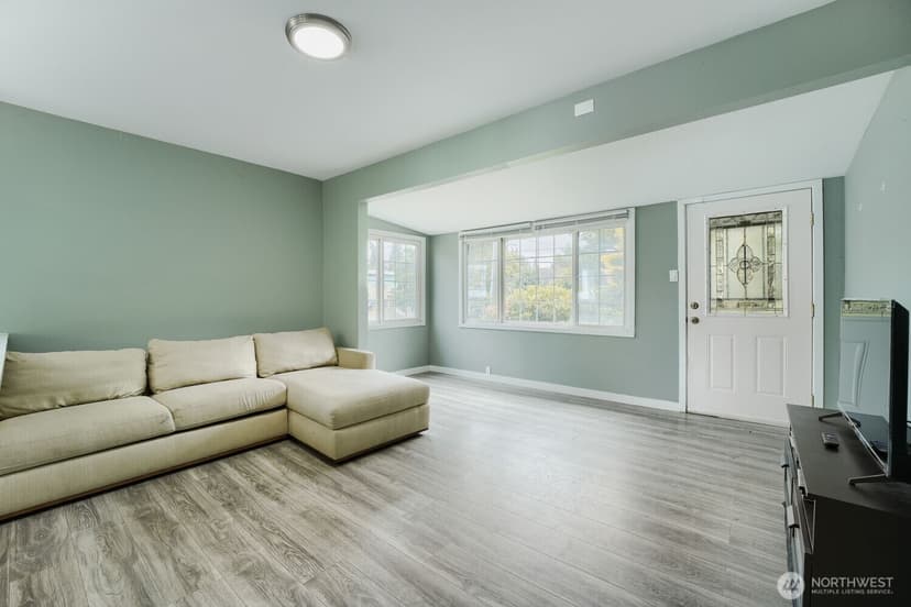 Property photo for 98178 5330 S Creston Street, Seattle photo 7