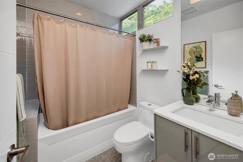Property photo for 1753 18th Avenue S, Seattle photo 10