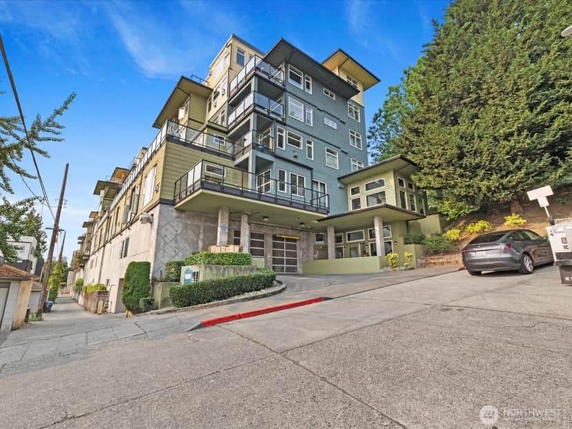 Property photo for 655 W Crockett Street #A202, Seattle photo 34