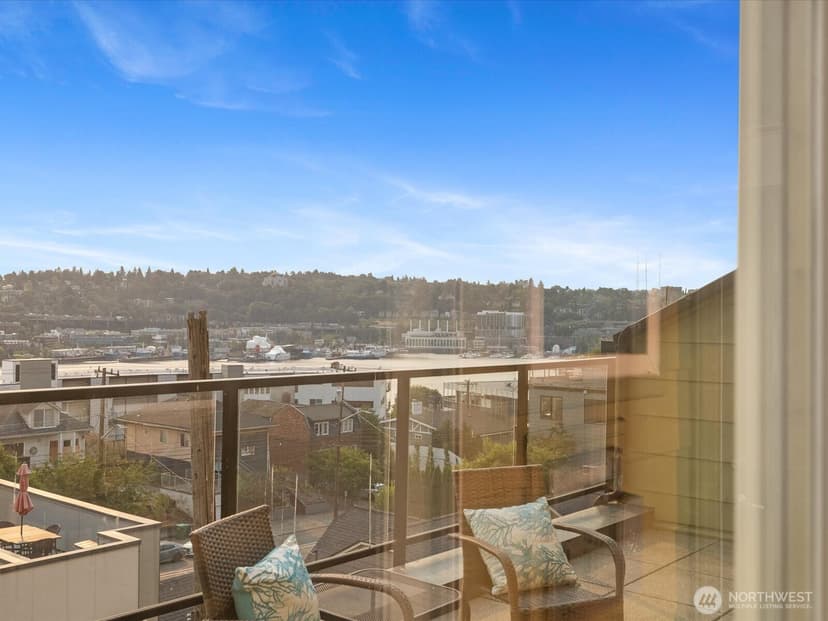 Property photo for 655 W Crockett Street #A202, Seattle photo 22
