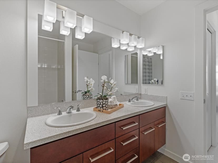 Property photo for 655 W Crockett Street #A202, Seattle photo 17