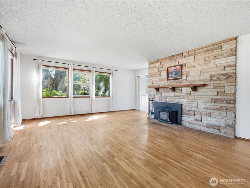 Property photo for 6202 83rd Street SW, Lakewood photo 8