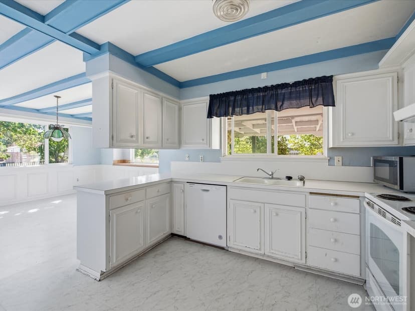 Property photo for 6202 83rd Street SW, Lakewood photo 15