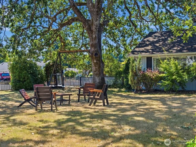 Property photo for 6202 83rd Street SW, Lakewood photo 3