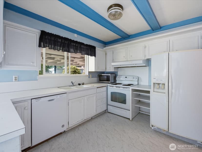 Property photo for 6202 83rd Street SW, Lakewood photo 16