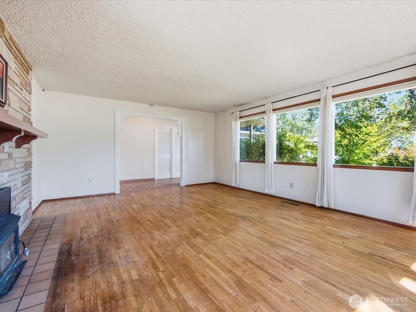 Property photo for 6202 83rd Street SW, Lakewood photo 10