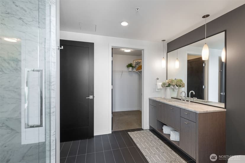 Property photo for 1321 Seneca Street #1902, Seattle photo 11