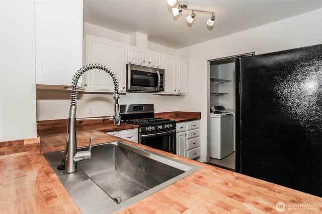 Property photo for 3311 New Hope Circle, Bremerton photo 4