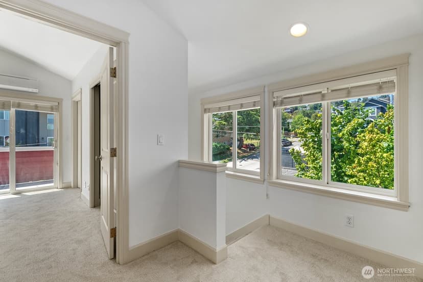 Property photo for 2024 W Bertona Street, Seattle photo 8