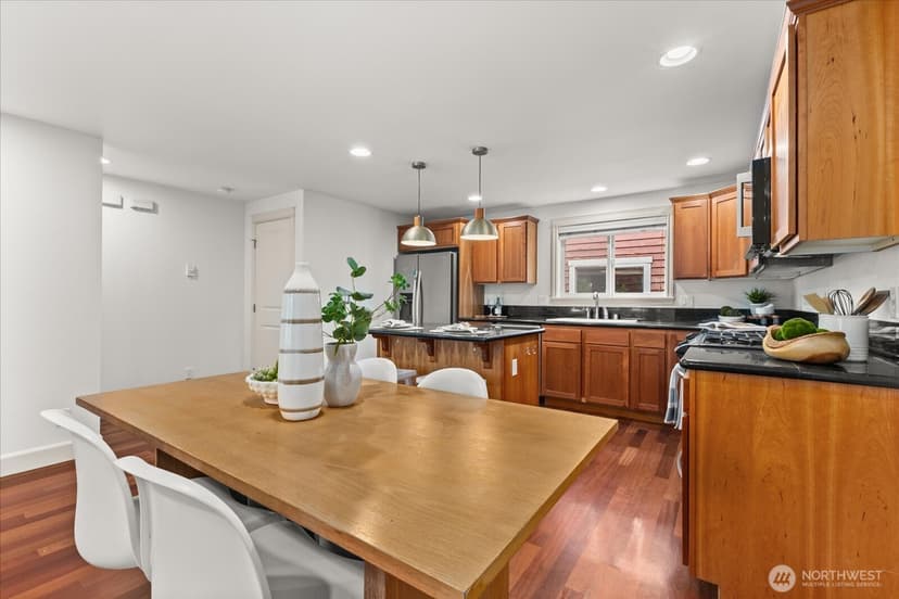 Property photo for 2024 W Bertona Street, Seattle photo 7