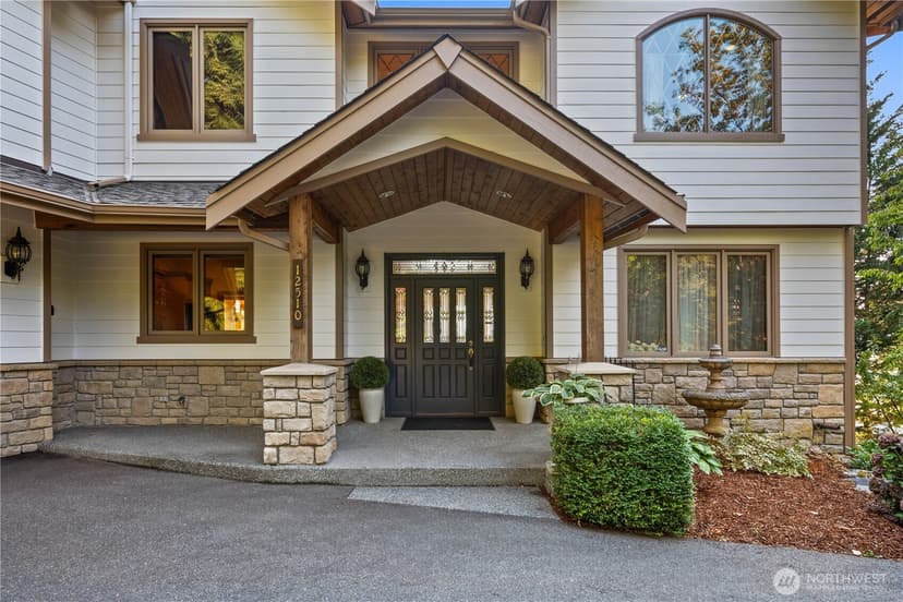 Property photo for 12510 Holmes Point Drive NE, Kirkland photo 4