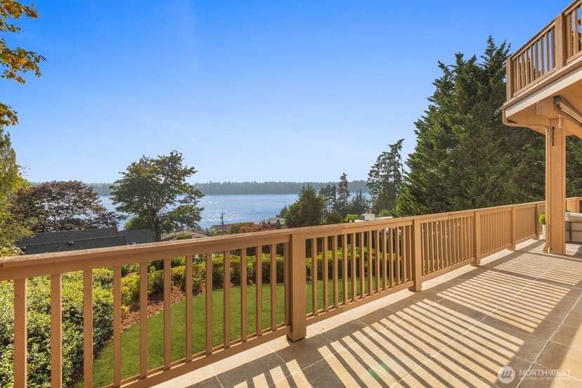 Property photo for 12510 Holmes Point Drive NE, Kirkland photo 37