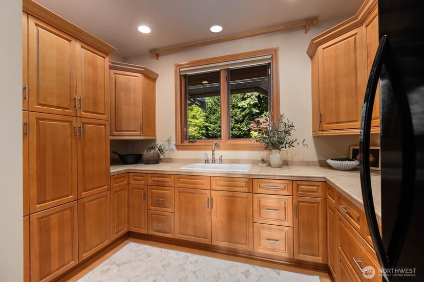 Property photo for 12510 Holmes Point Drive NE, Kirkland photo 20