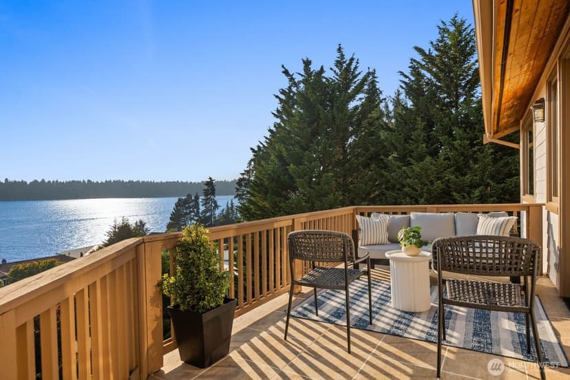 Property photo for 12510 Holmes Point Drive NE, Kirkland photo 25