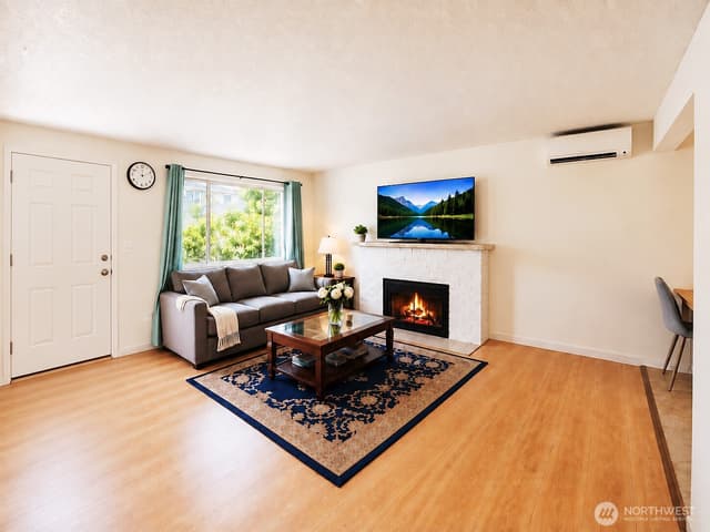 Property photo for 10246 Renton Avenue S, Seattle photo 2