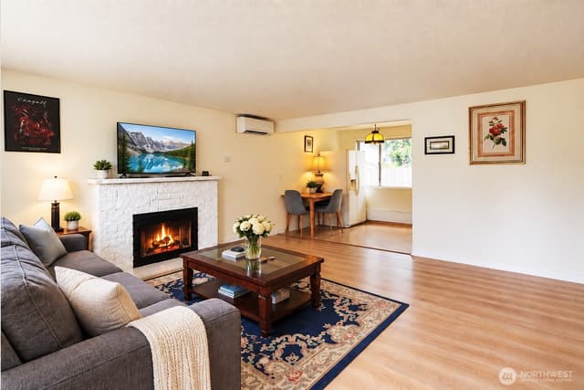 Property photo for 10246 Renton Avenue S, Seattle photo 3