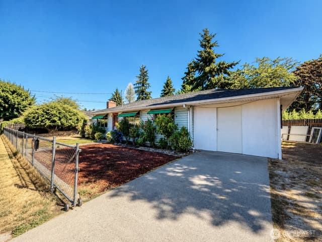 Property photo for 10246 Renton Avenue S, Seattle photo 5