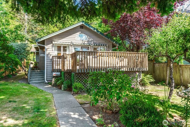 Property photo for 4018 59th Avenue SW, Seattle photo 2