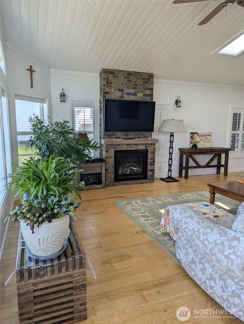 Property photo for 268 Sunrise Avenue SE, Ocean Shores photo 9