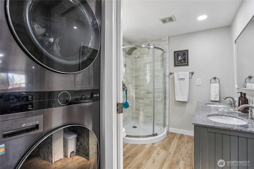 Property photo for 25332 29th Avenue S, Kent photo 12
