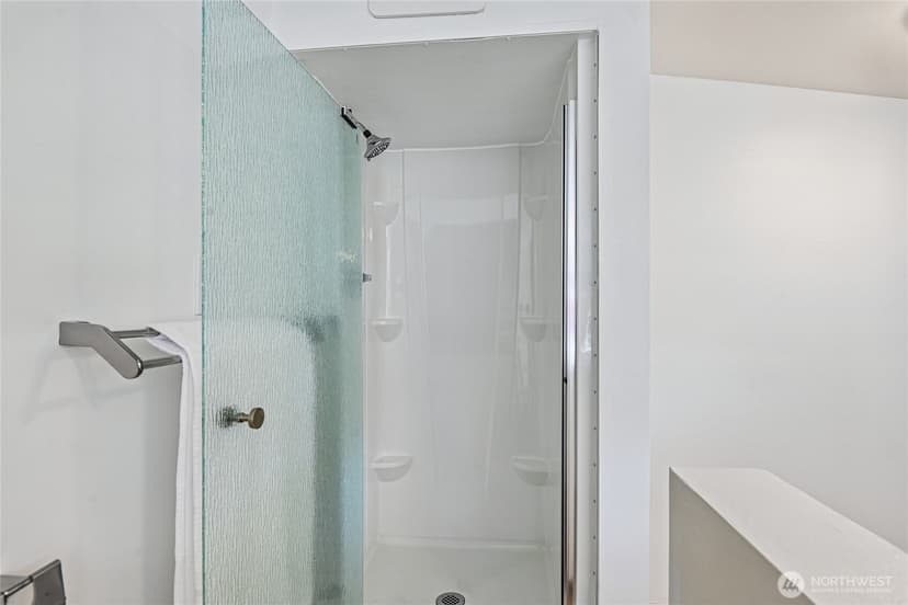 Property photo for 5017 SW Grayson Street, Seattle photo 19