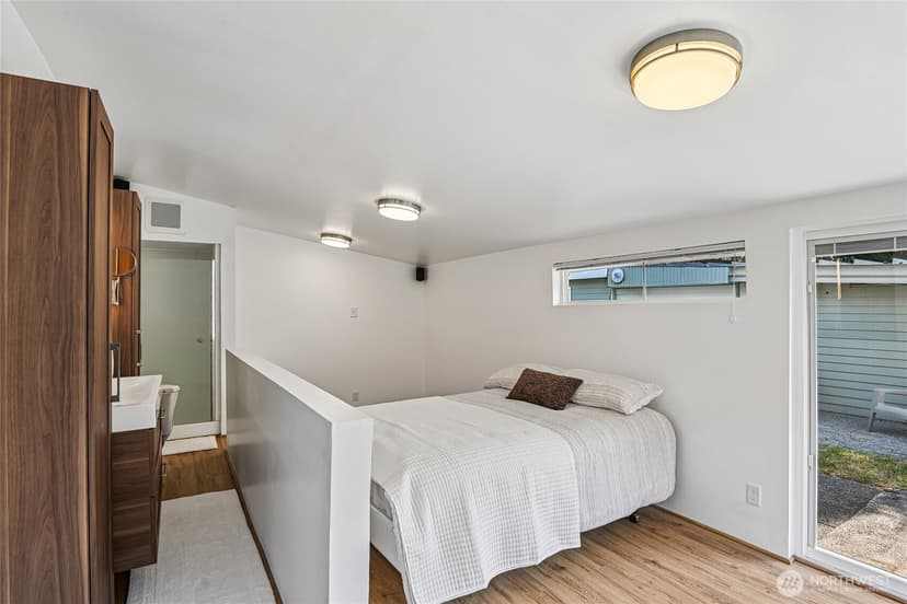 Property photo for 5017 SW Grayson Street, Seattle photo 16