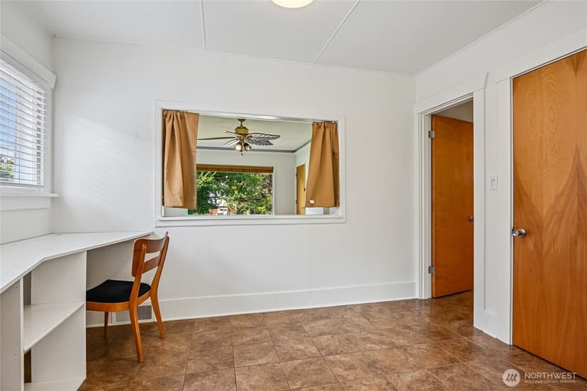 Property photo for 5017 SW Grayson Street, Seattle photo 15