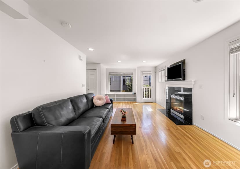Property photo for 8516 Nesbit Avenue N #A, Seattle photo 6