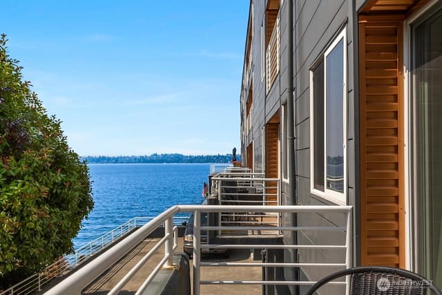 Property photo for 733 Lake Street S #101, Kirkland photo 2
