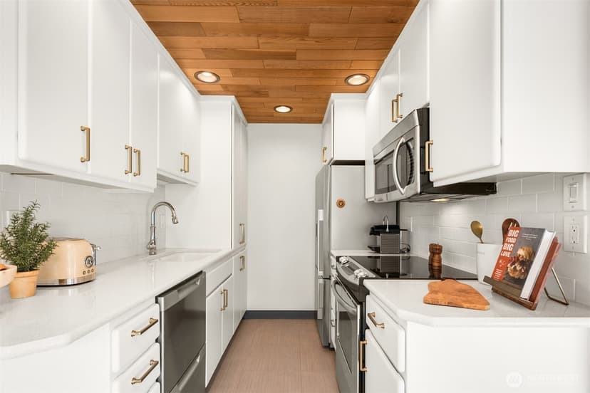 Property photo for 733 Lake Street S #101, Kirkland photo 14