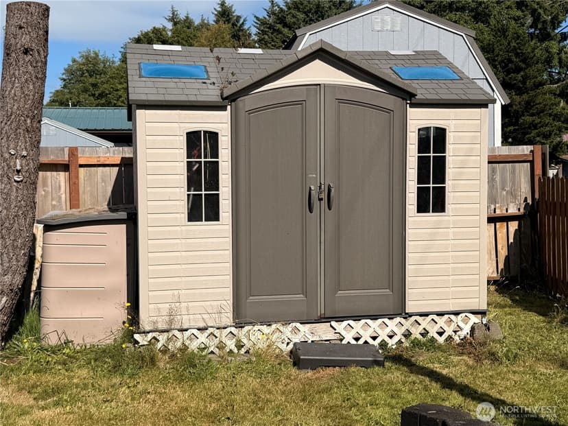 Property photo for 881 Magellan Avenue NE, Ocean Shores photo 16