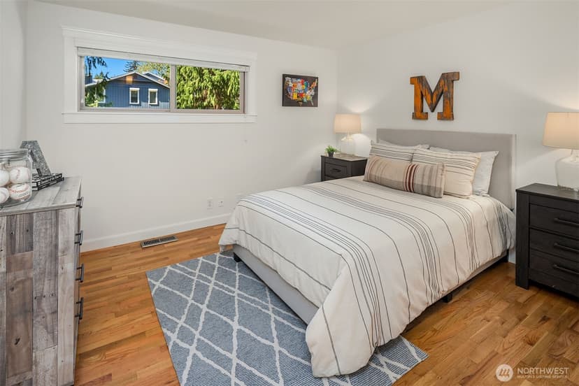 Property photo for 2810 127th Avenue NE, Bellevue photo 16