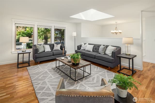 Property photo for 2810 127th Avenue NE, Bellevue photo 4