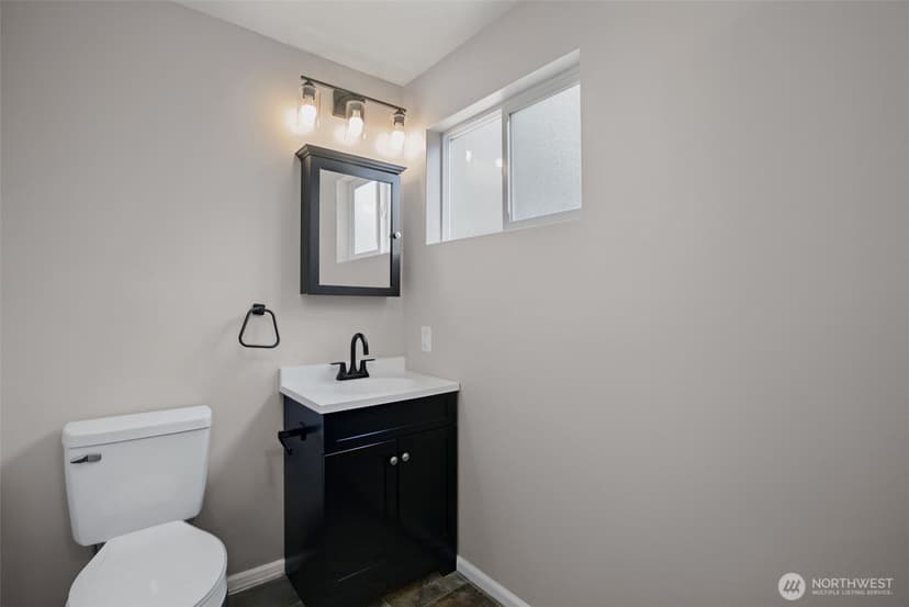 Property photo for 738 Wallin Street, Bremerton photo 31