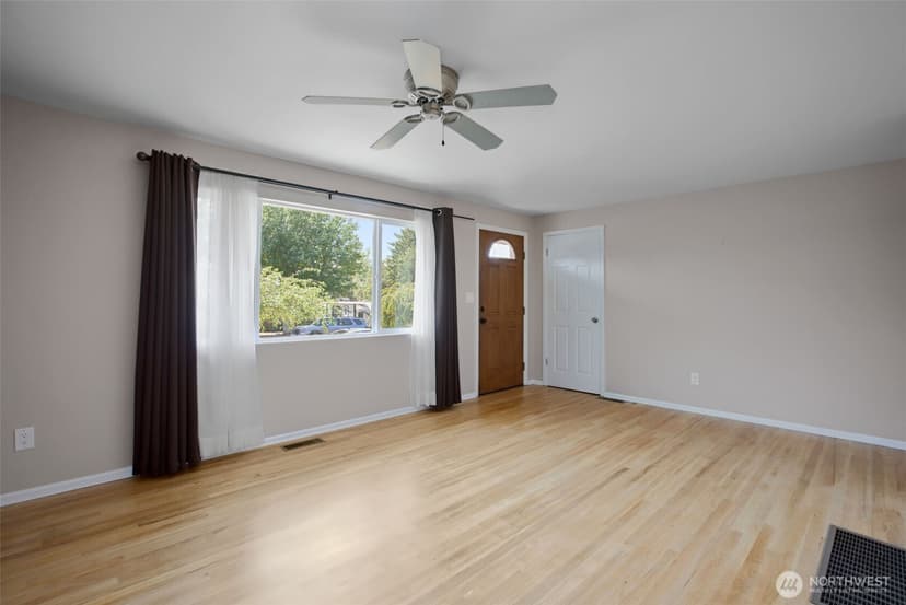 Property photo for 738 Wallin Street, Bremerton photo 4