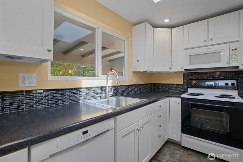 Property photo for 738 Wallin Street, Bremerton photo 10