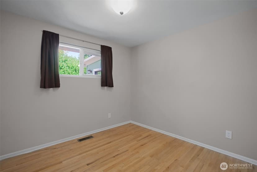 Property photo for 738 Wallin Street, Bremerton photo 32