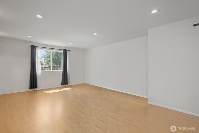 Property photo for 738 Wallin Street, Bremerton photo 16