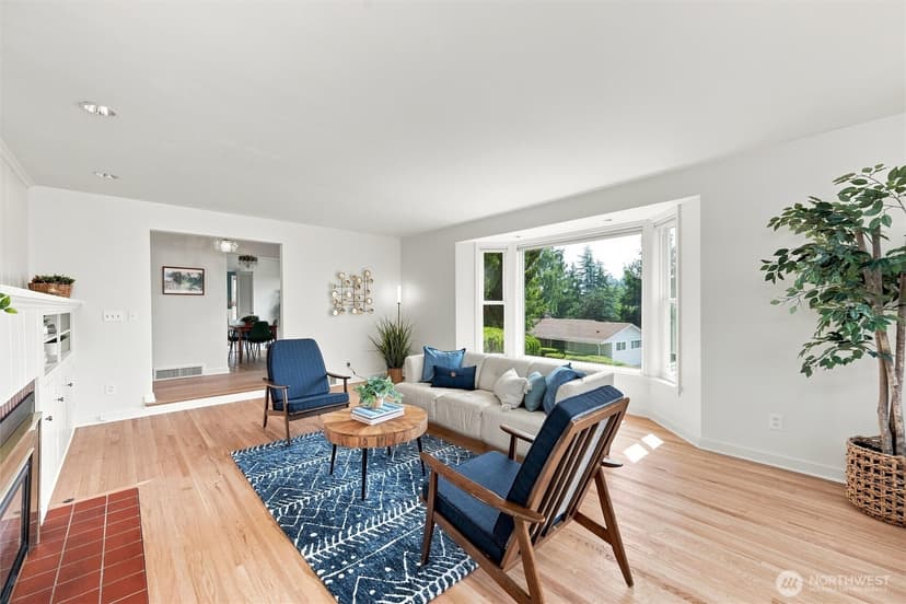 Property photo for 4806 Purdue Avenue NE, Seattle photo 8