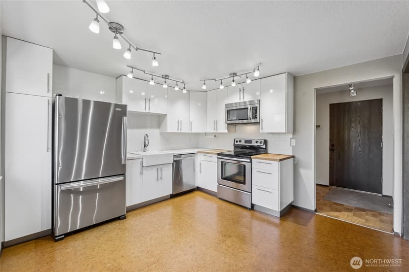 Property photo for 1743 NW 57th Street #406, Seattle photo 9