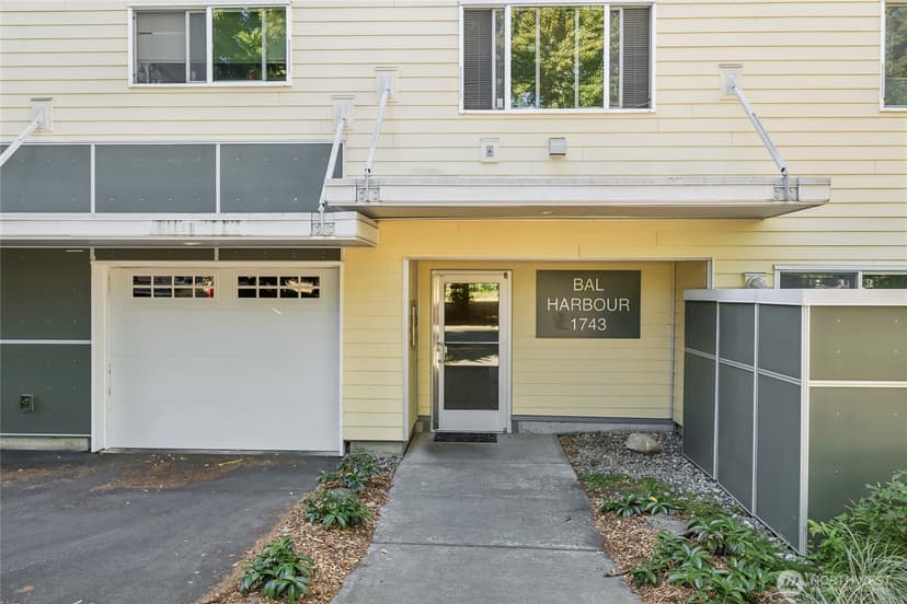 Property photo for 1743 NW 57th Street #406, Seattle photo 2