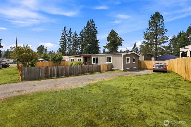 Property photo for 13104 Ridge Circle E, Bonney Lake photo 4