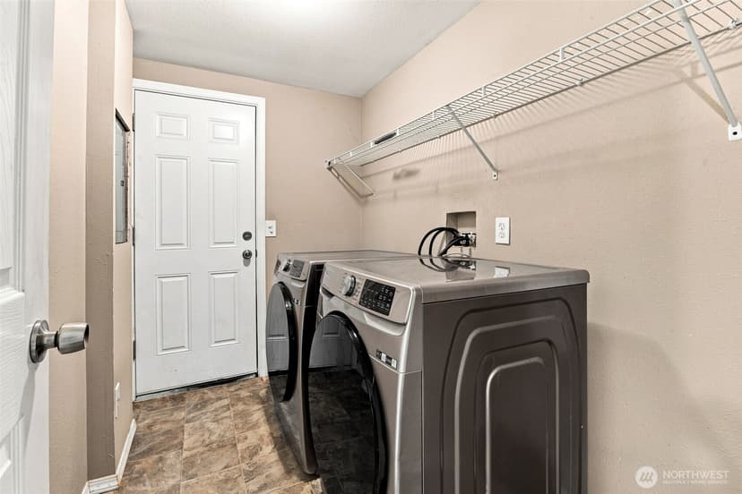 Property photo for 13104 Ridge Circle E, Bonney Lake photo 14