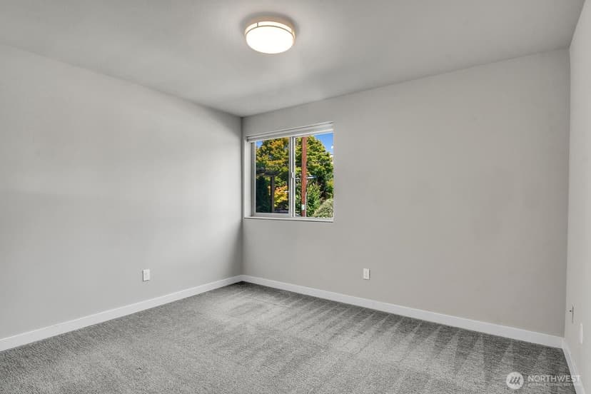 Property photo for 1849 S King St, Seattle photo 13