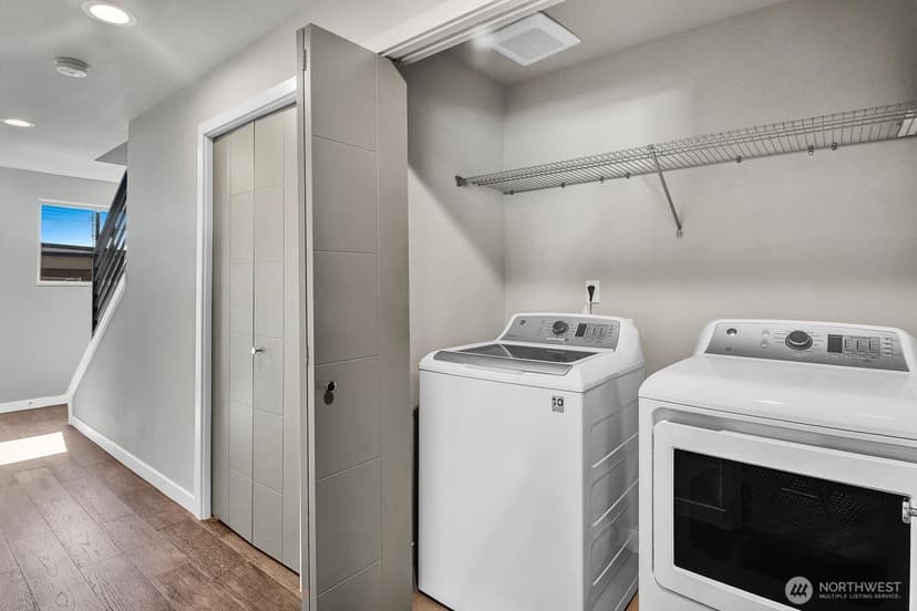 Property photo for 1849 S King St, Seattle photo 15